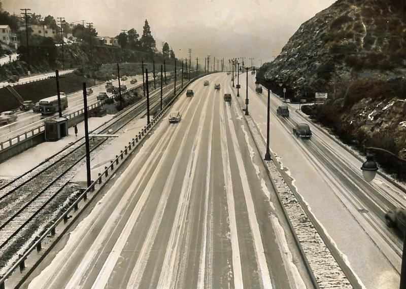 Illustration for article titled L.A. Weather Isn't Always Perfect: Snow & Hurricanes in the Southland